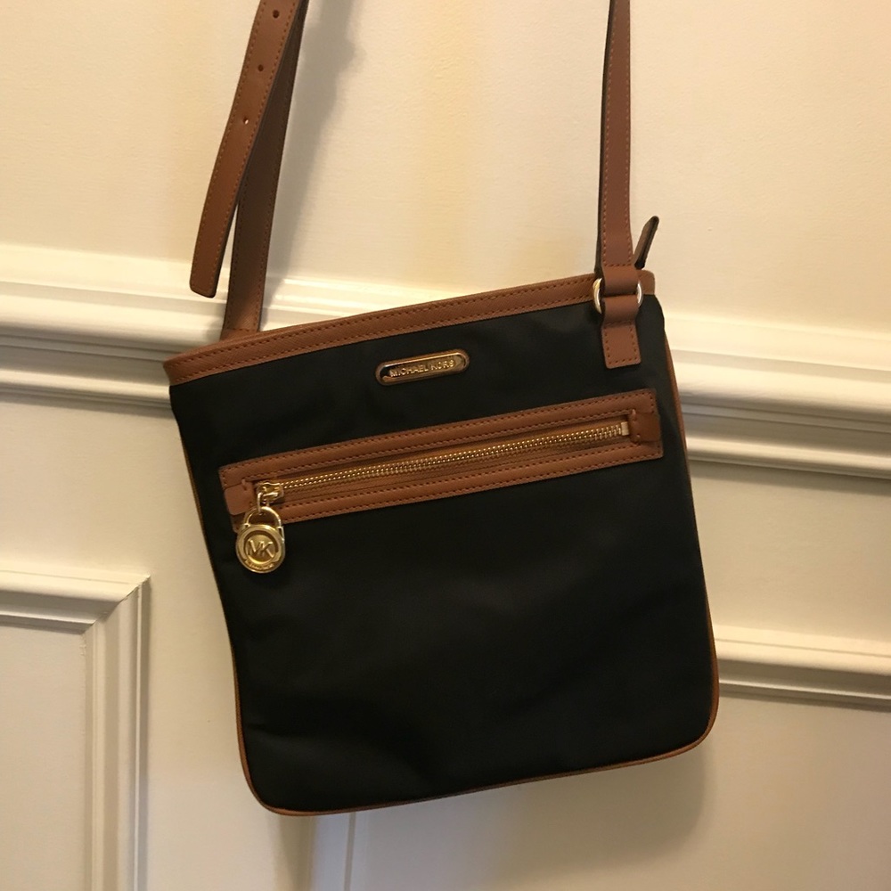 Michael Kors Large Pocket Kempton Crossbody